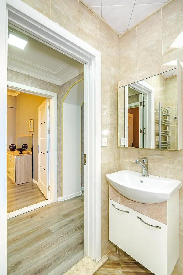 Luxury 2 Room Apartment In The Center Baky